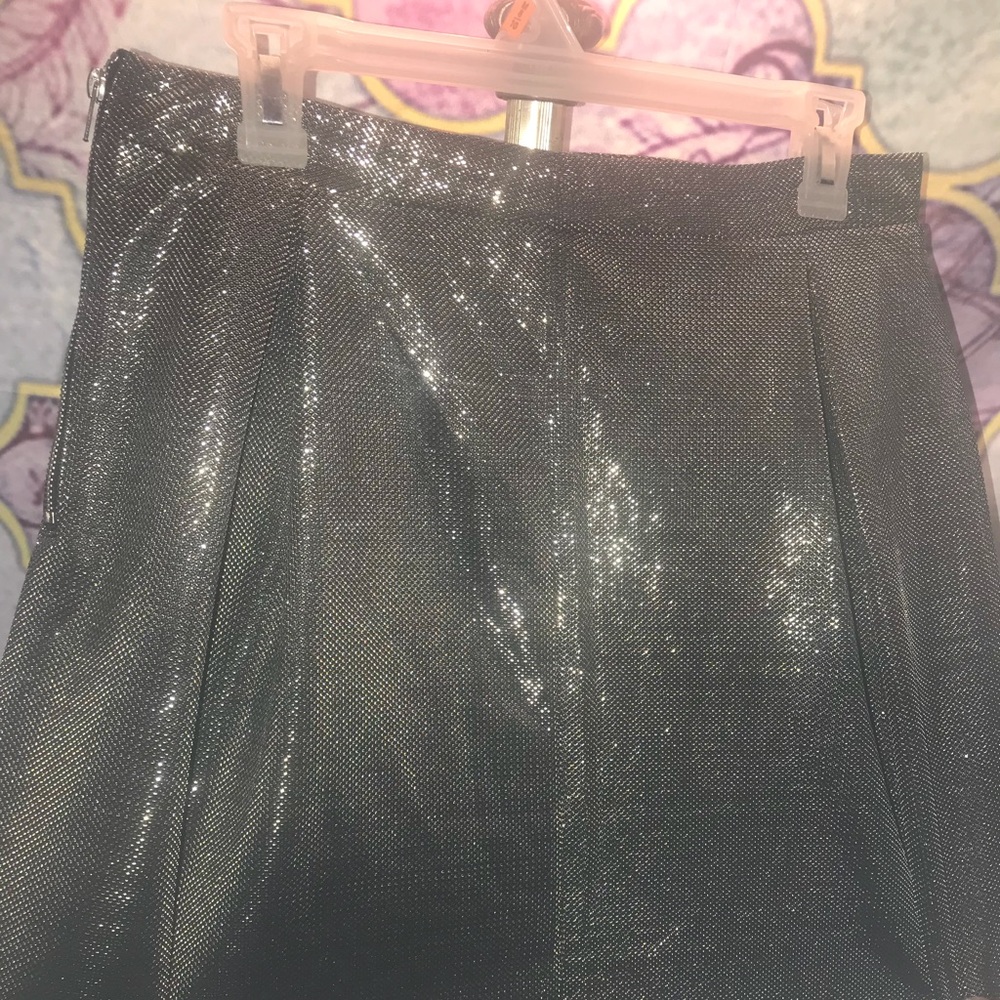 Really pretty skirt, never worn